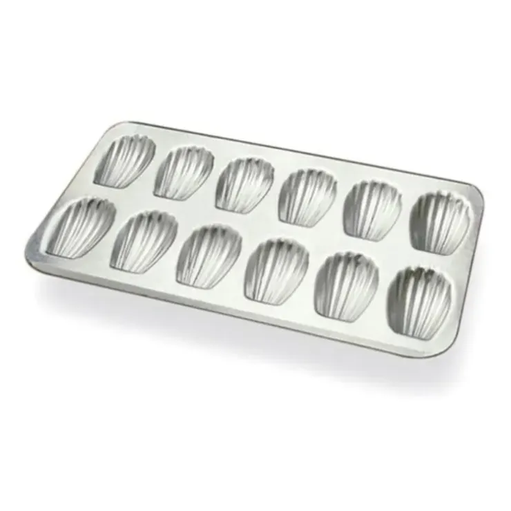 Cerf Dellier Plaque à 12 madeleines en fer blanc Gobel Hot