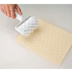 Cerf Dellier Rouleau pique pâte plastique 12 cm Outlet