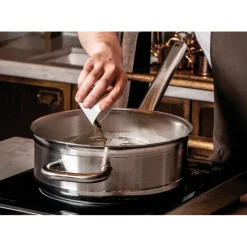 Cerf Dellier Tradition inox sauteuse 28 cm avec anse face à la queue
